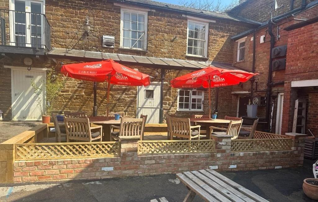 Bed and Breakfast Bartholomew Arms Maidford Экстерьер фото